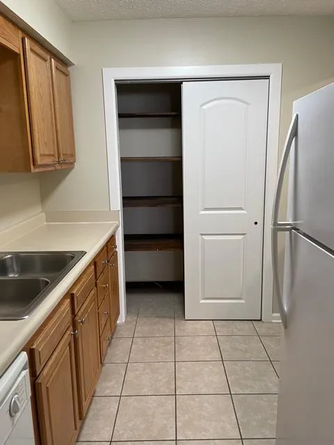 114 E Norwich Ave Apt C