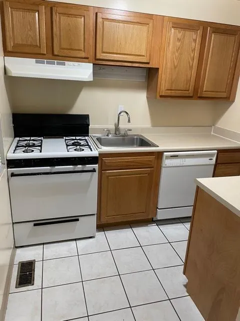 159 E Lane Ave Apt E