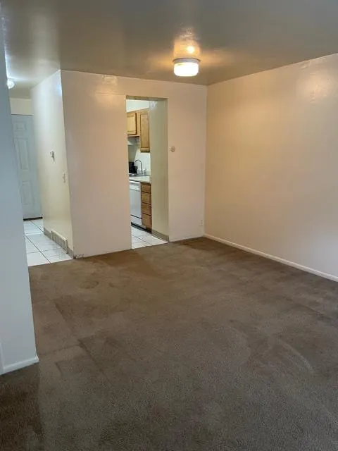 159 E Lane Ave Apt E