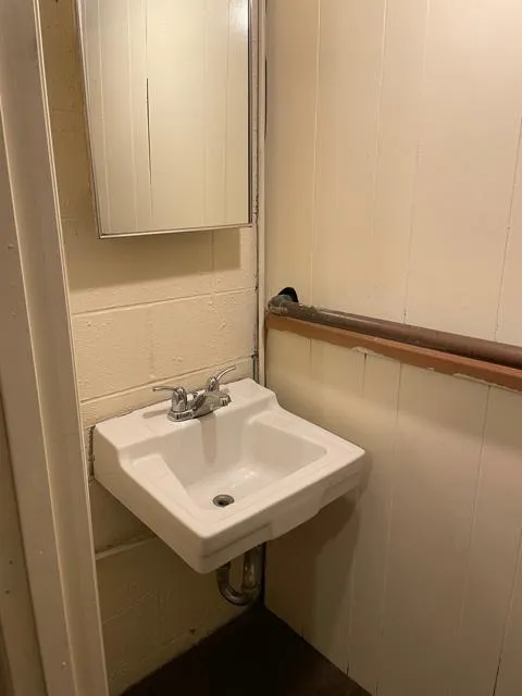 159 E Lane Ave Apt E