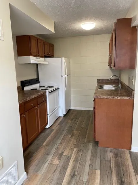 249-255 W Norwich Ave
