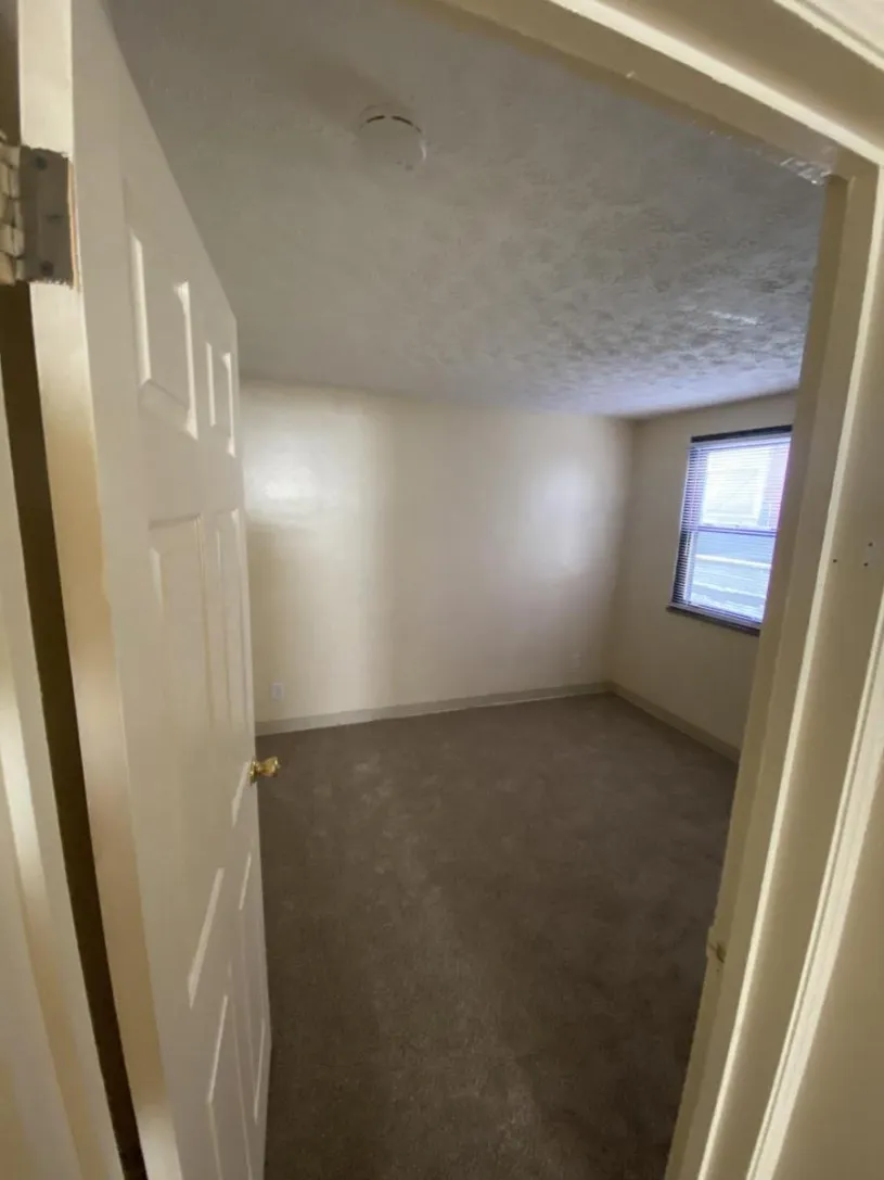 2201 N High St Apt E