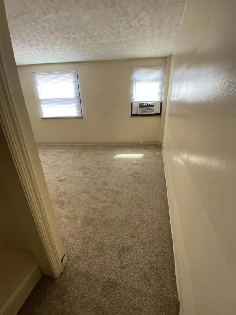 2201 N High St Apt E