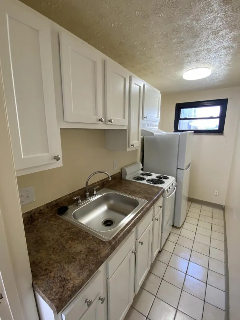 2201 N High St Apt E