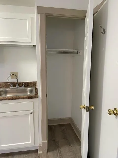 679 Dennison Ave Apt 4