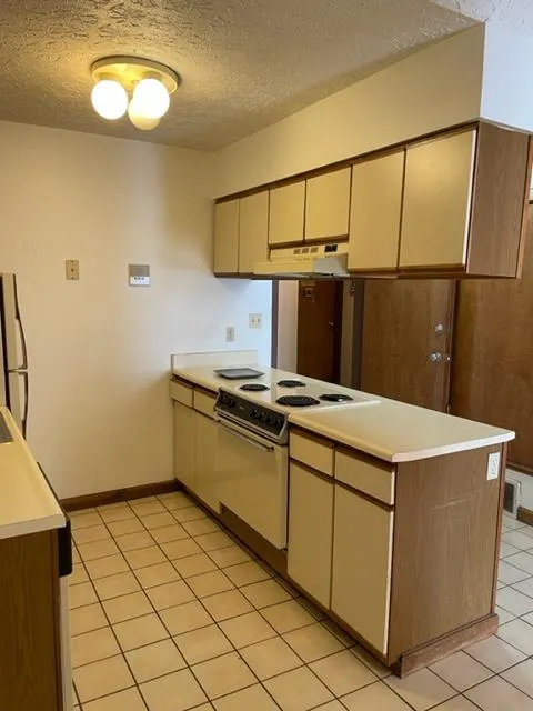 687 N High St - 1BR - Unit 2C