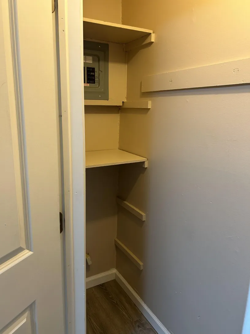 122 W Dodridge St Apt E