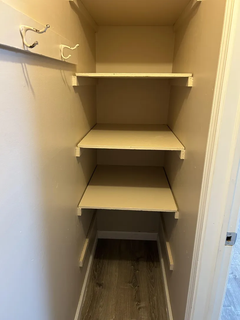 122 W Dodridge St Apt E