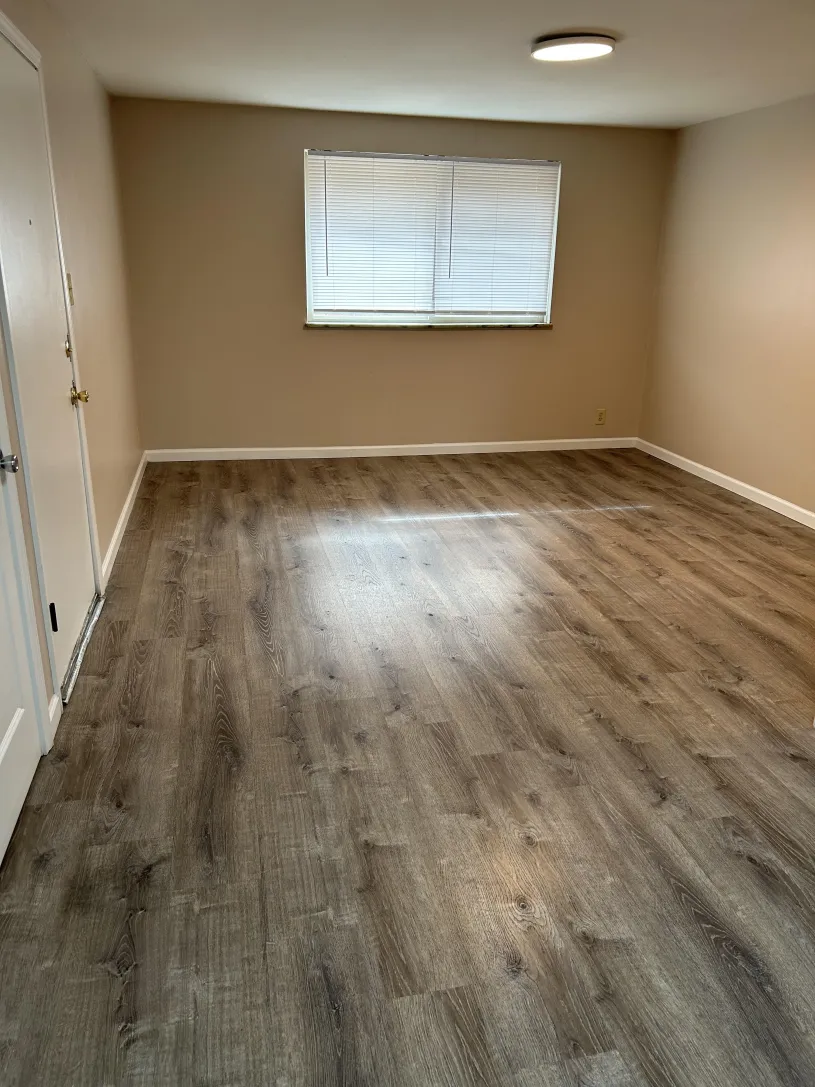 122 W Dodridge St Apt E