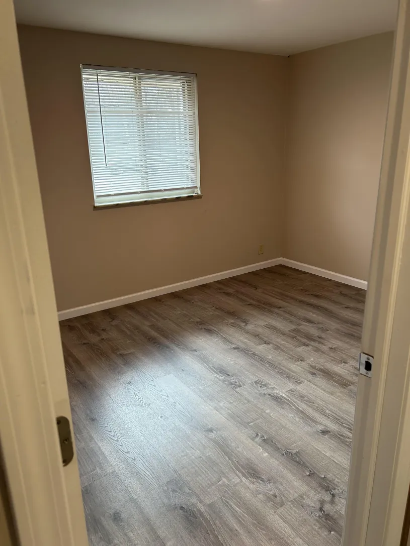 122 W Dodridge St Apt E