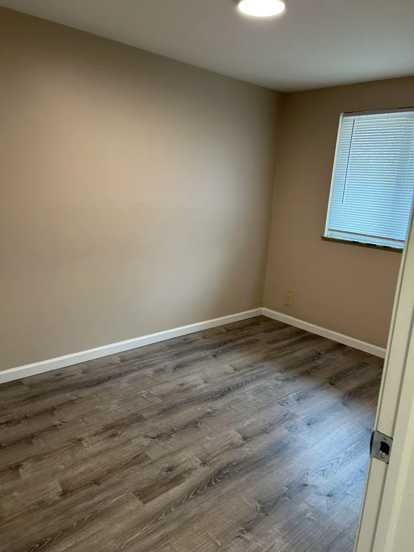 122 W Dodridge St Apt E