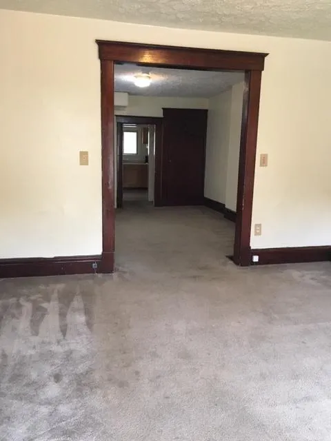 89 W Norwich Ave