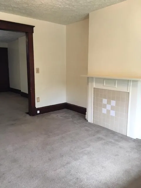89 W Norwich Ave
