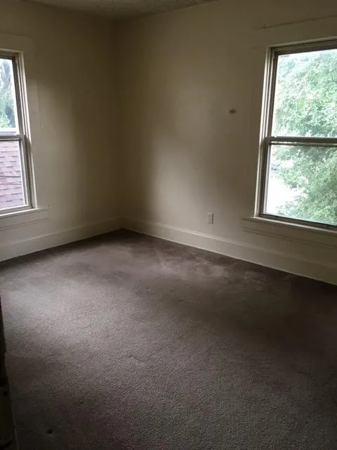 89 W Norwich Ave