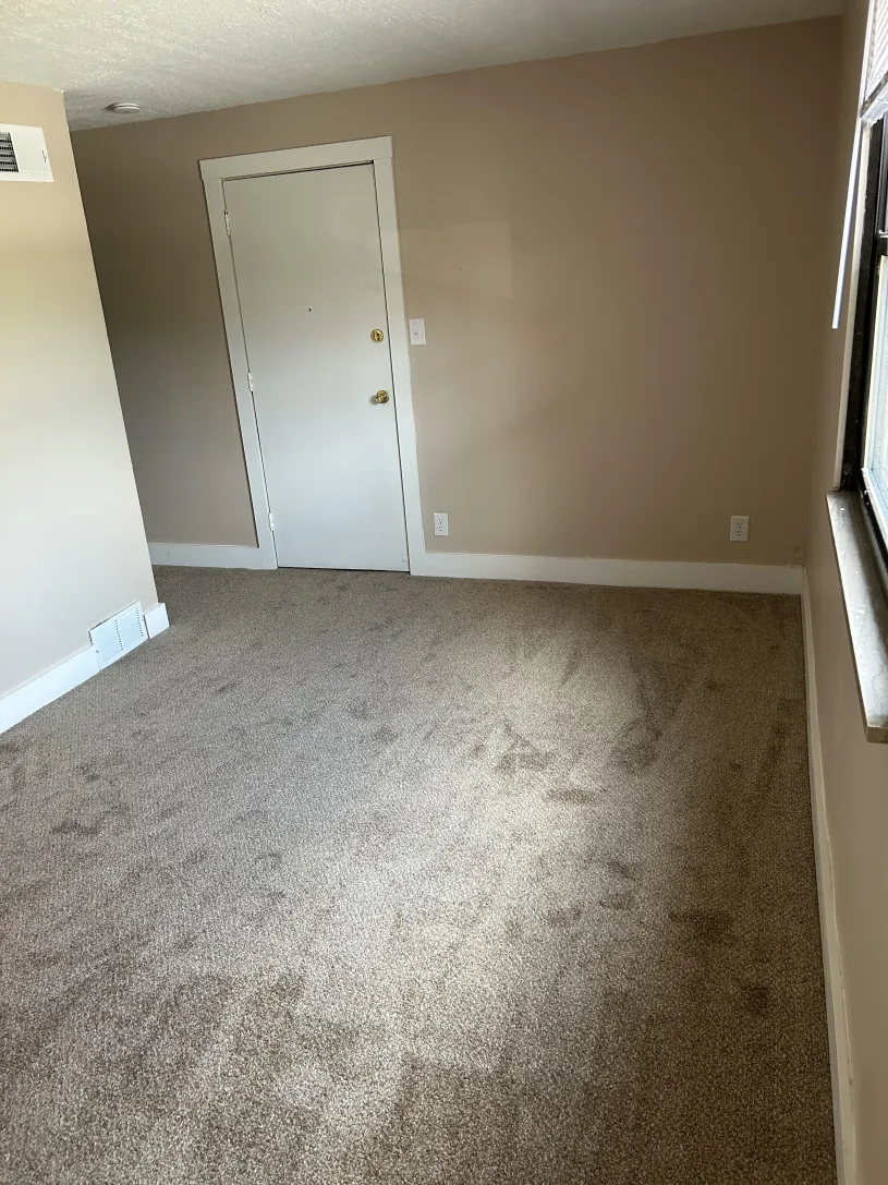 2201 N High St Apt F