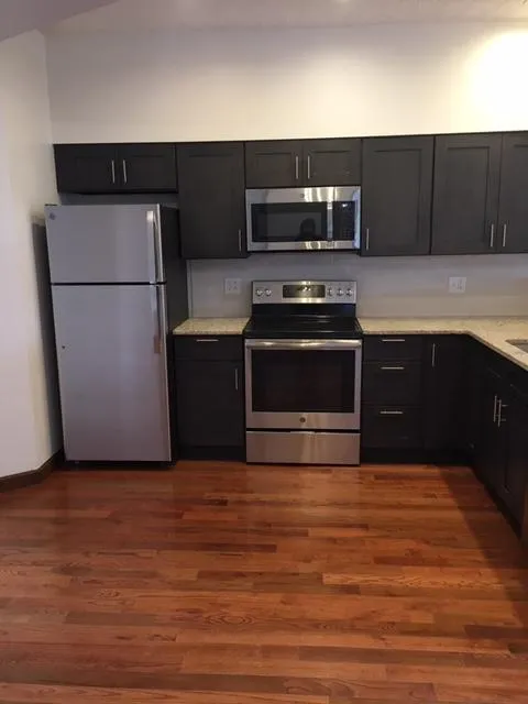 687 N High St Apt 3F