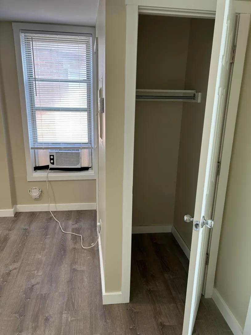 679 Dennison Ave apt 8