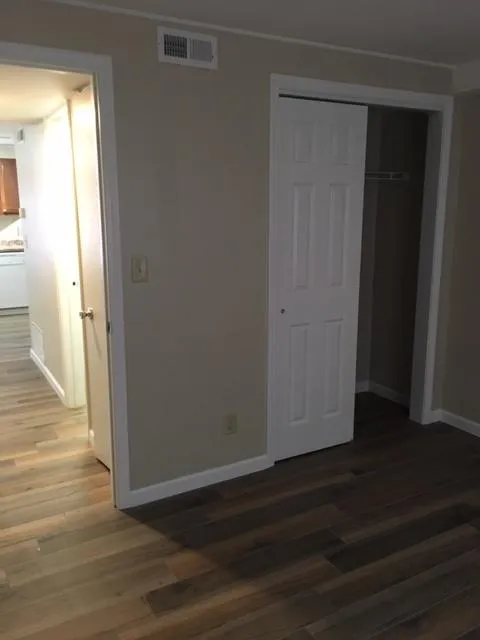 40 E Lane Ave 2BR - Renovated Unit