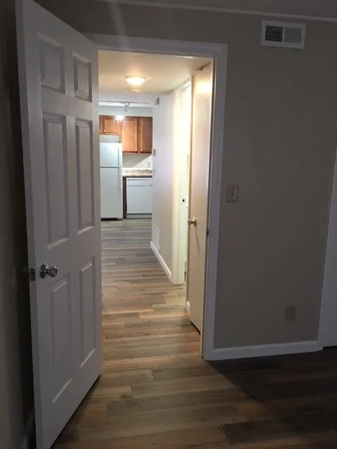 40 E Lane Ave 2BR - Renovated Unit