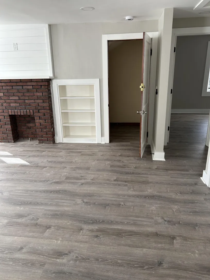 90 W Dodridge St Apt B