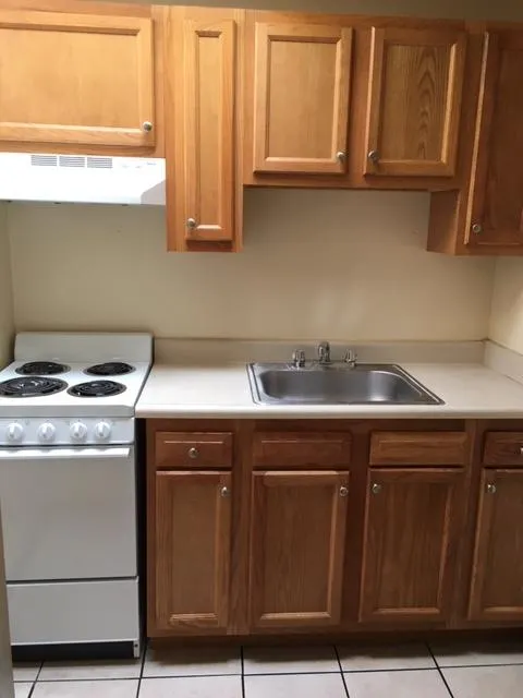 2201 N High St Apt C