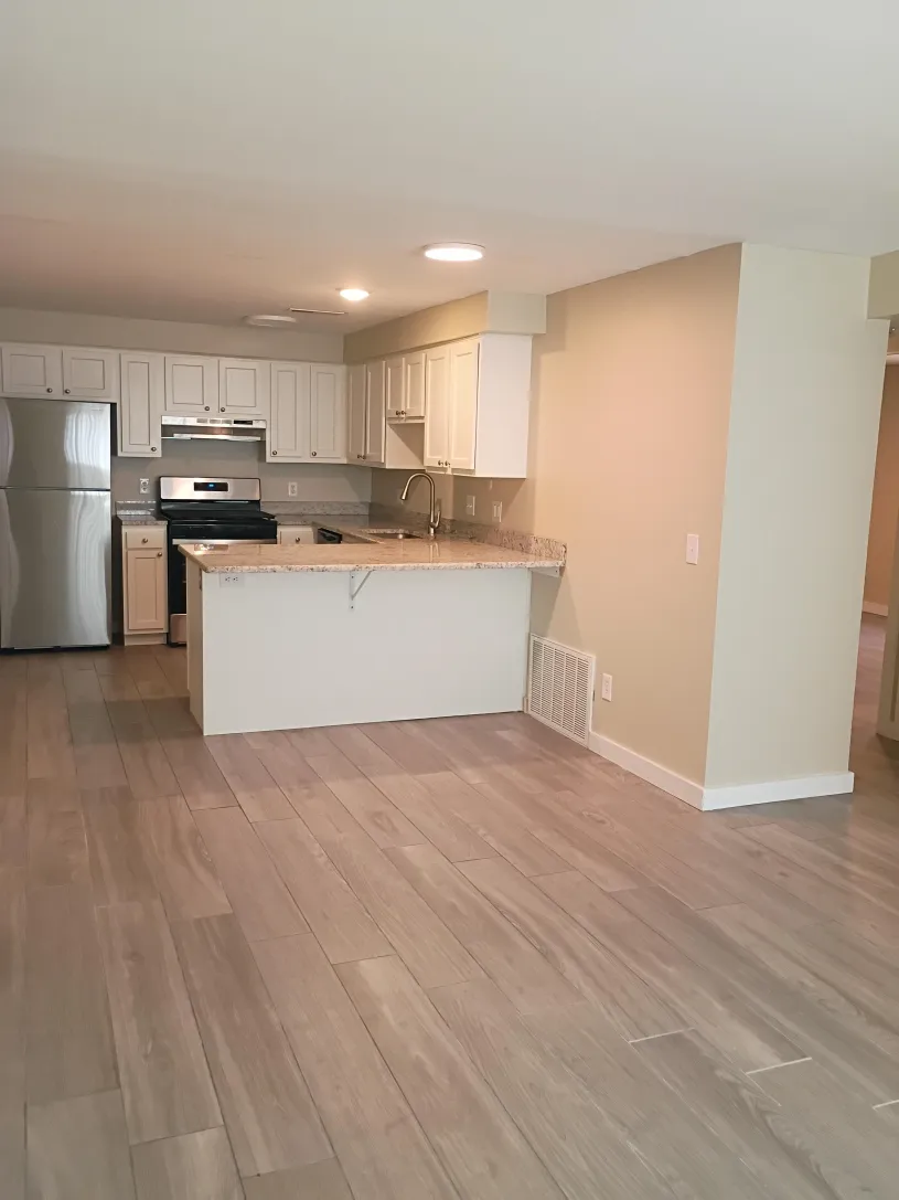 130 E Woodruff Ave Apt 1A ~ Renovated 