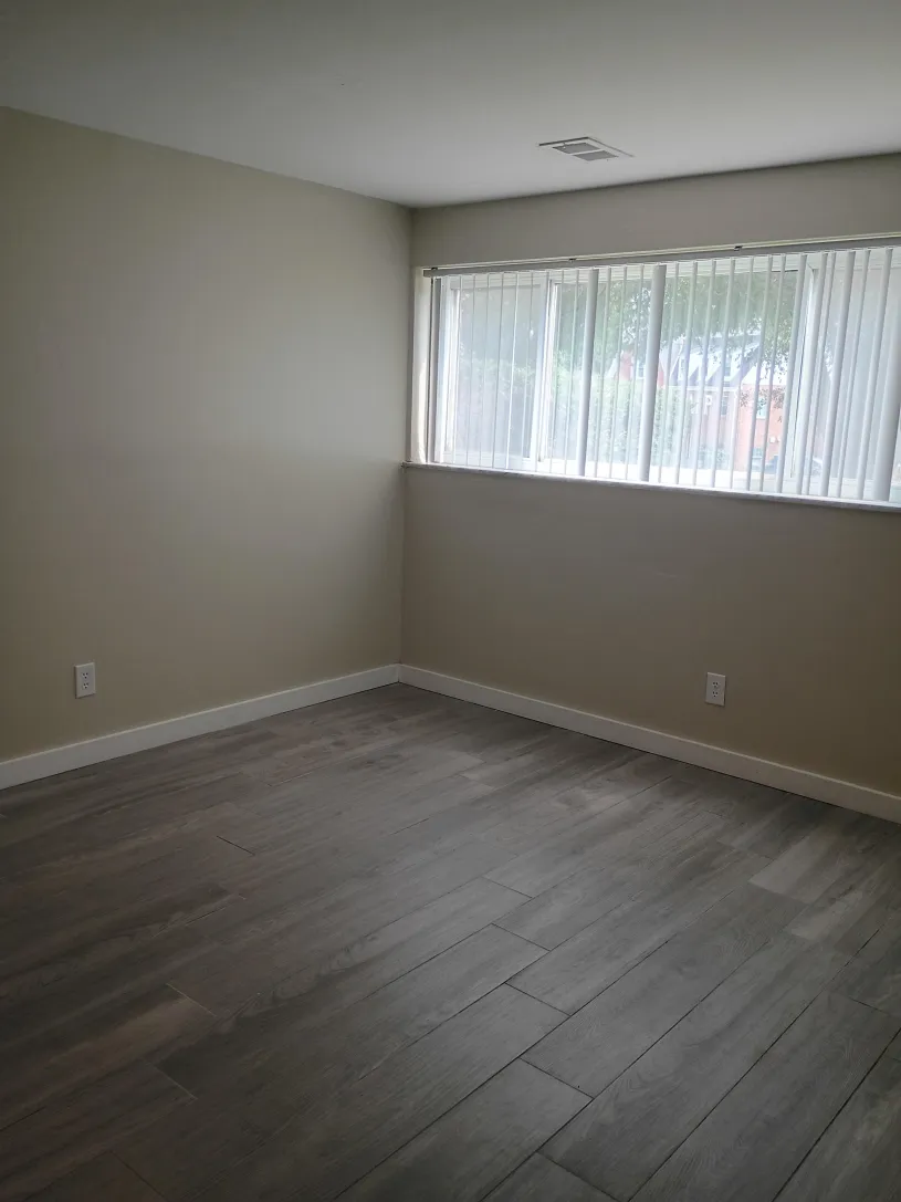130 E Woodruff Ave Apt 1A ~ Renovated 