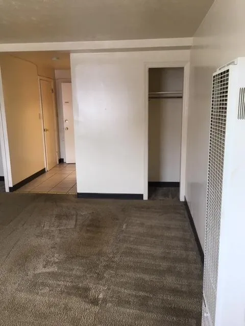 2201 N High St Apt C